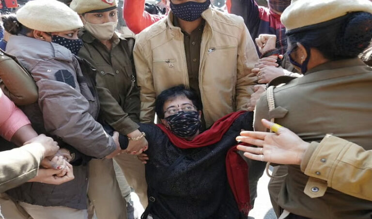 ಅಮಿತ್ ಶಾ ಮನೆ ಮುಂದೆ ಆಪ್ ನಾಯಕರ ಧರಣಿ, ಪೊಲೀಸರಿಂದ ಹಲ್ಲೆ, ಬಂಧನ