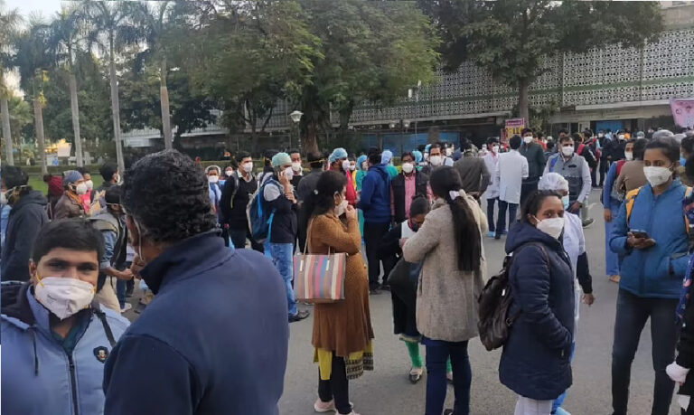 ಏಮ್ಸ್ ನರ್ಸ್‌ಗಳ ಅನಿರ್ದಿಷ್ಟ ಮುಷ್ಕರ: ಕೆಲಸಕ್ಕೆೆ ಬರುವಂತೆ ಏಮ್ಸ್ ನಿರ್ದೇಶಕರ ಮನವಿ