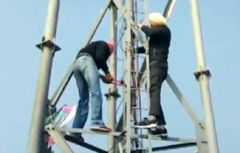 ಪಂಜಾಬ್: 1500 ಕ್ಕೂ ಹೆಚ್ಚು ಜಿಯೋ ಟವರ್‌ಗಳಿಗೆ ಹಾನಿ ಮಾಡಿದ ರೈತ ಹೋರಾಟಗಾರರು