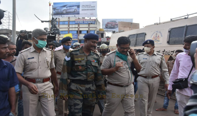 ಹುಬ್ಬಳ್ಳಿ: ರೈತರ ಪ್ರತಿಭಟನೆಗೆ ಬೆಂಬಲ ನೀಡಿದ ಸೈನಿಕನನ್ನು ಬಂಧಿಸಿದ ಪೊಲೀಸರು!