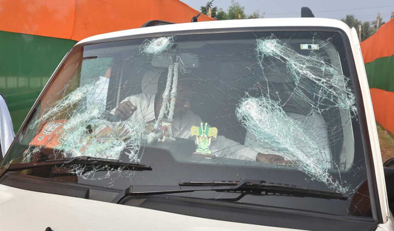 ನಡ್ಡಾ ಬೆಂಗಾವಲು ವಾಹನದ ಮೇಲೆ ದಾಳಿ: ಮುಖ್ಯ ಕಾರ್ಯದರ್ಶಿ, ಪೊಲೀಸ್ ಮುಖ್ಯಸ್ಥರಿಗೆ ಸಮನ್ಸ್!