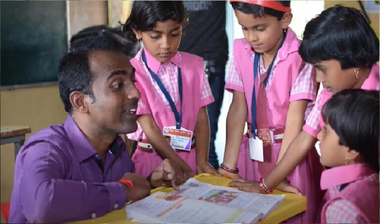 ಕನ್ನಡದಲ್ಲಿ ಕಲಿಸಿದ ಮರಾಠಿ ಶಿಕ್ಷನಿಗೆ ಒಲಿದು ಬಂತು ಜಾಗತಿಕ ಪ್ರಶಸ್ತಿ