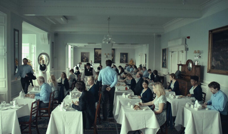 ಪಿಕೆ ಟಾಕಿಸ್: ಯೊರ್ಗೊಸ್ ಲಾಂತಿಮೊಸ್‌ನ ವಿಲಕ್ಷಣ ಮತ್ತು ಕಠೋರ ಪ್ರಪಂಚ