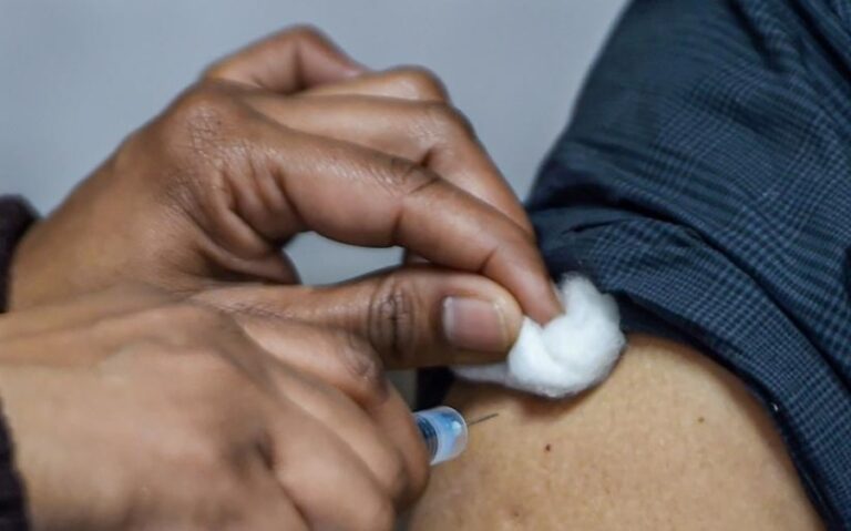 ವ್ಯಾಕ್ಸಿನೇಷನ್