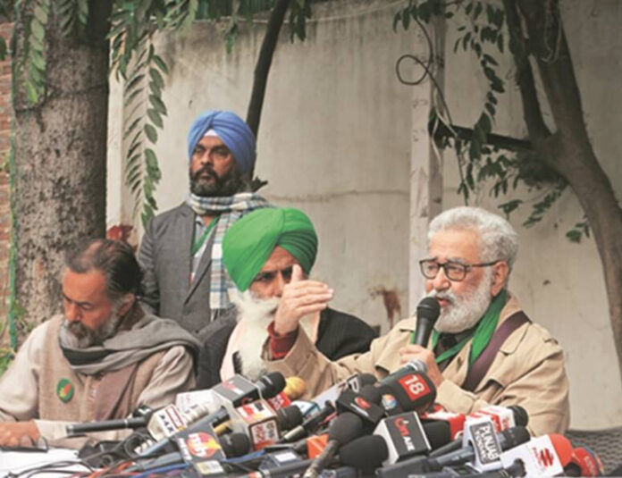 ಸರ್ಕಾರ ಮತ್ತು ಕಿಸಾನ್ ಮಜ್ದೂರ್ ಸಂಘರ್ಷ್ ಸಮಿತಿ ಸೇರಿ ಪಿತೂರಿ ನಡೆಸಿವೆ: ರೈತ ಒಕ್ಕೂಟ ಆರೋಪ