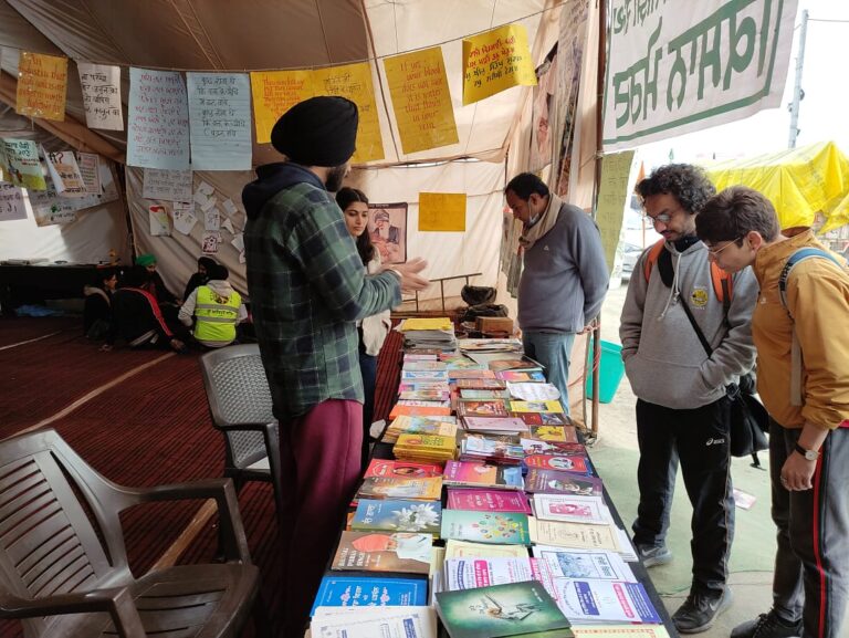 ರೈತ ಹೋರಾಟದಲ್ಲಿ ಜ್ಞಾನ ಪ್ರಸರಣ: ಗಮನ ಸೆಳೆದ ಕಿಸಾನ್ ಗ್ರಂಥಾಲಯಗಳು!