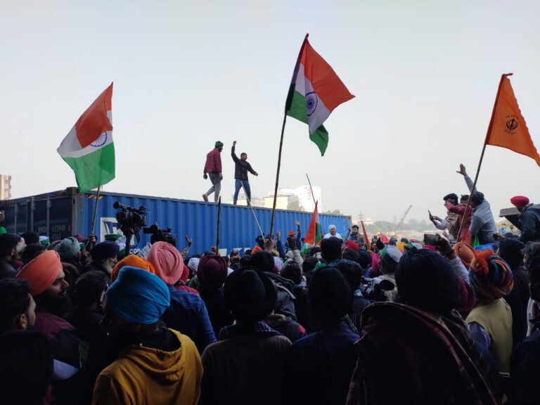 ದೆಹಲಿಯಲ್ಲಿ ರೈತರ ದಿಟ್ಟ ಹೋರಾಟ: ಕ್ಯಾಮರಗೆ ಸೆರೆಸಿಕ್ಕ ಅದ್ಭುತ ಚಿತ್ರಗಳು!