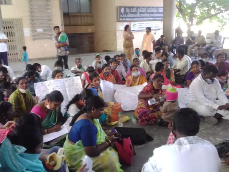 ಏಕಾಏಕಿ ಒಕ್ಕಲೆಬ್ಬಿಸುವಿಕೆ: ಮನೆ ಕಳೆದುಕೊಂಡು ದಾರಿ ಕಾಣದೆ ಪರಿತಪಿಸುತ್ತಿರುವ 86 ಕುಟುಂಬಗಳು