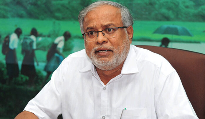 'ನನಗೆ ಮಂತ್ರಾಲಯದ ಸ್ವಾಮಿಗಳು ಕರೆ ಮಾಡಿದ್ದರು...'- ಪಠ್ಯ ಕಡಿತಕ್ಕೆ ಸ್ಪಷ್ಟನೆ ನೀಡಿದ ಶಿಕ್ಷಣ ಸಚಿವರು