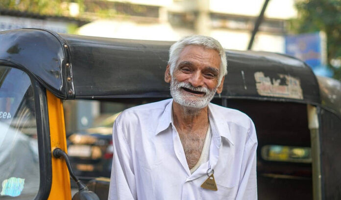 ಮೊಮ್ಮಗಳ ಶಿಕ್ಷಣಕ್ಕಾಗಿ ಮನೆ ಮಾರಿದ್ದ ದೇಸ್‌ರಾಜ್‌ಗೆ ಬೆಂಬಲ - 24 ಲಕ್ಷ ಕ್ರೌಡ್‌ ಫಂಡಿಂಗ್!