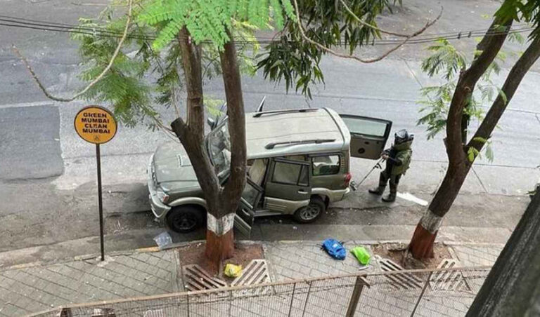 ಅಂಬಾನಿ ಮನೆ ಹತ್ತಿರ ಜಿಲೆಟಿನ್ ಸ್ಫೋಟಕಗಳಿದ್ದ ವಾಹನ ಪತ್ತೆ: ಮಹಾರಾಷ್ಟ್ರ ಗೃಹ ಸಚಿವರು