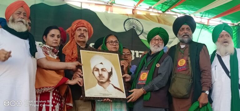 ಪಗಡಿ ಸಂಭಲ್ ದಿನ: ಸಿಂಘು ಗಡಿಗೆ ಹುತಾತ್ಮ ಭಗತ್ ಸಿಂಗ್ ಸಂಬಂಧಿಕರ ಭೇಟಿ, ರೈತ ಹೋರಾಟಕ್ಕೆ ಬೆಂಬಲ