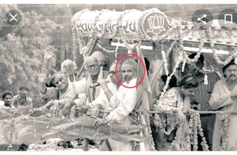 ಆಂದೋಲನ್ ಜೀವಿ ಟ್ರೆಂಡ್: ನೆಟ್ಟಿಗರು ಮೋದಿಯವರ ಹಳೆಯ ಫೋಟೊಗಳನ್ನಾಕಿ ಟ್ರೋಲ್ ಮಾಡುತ್ತಿರುವುದೇಕೆ?