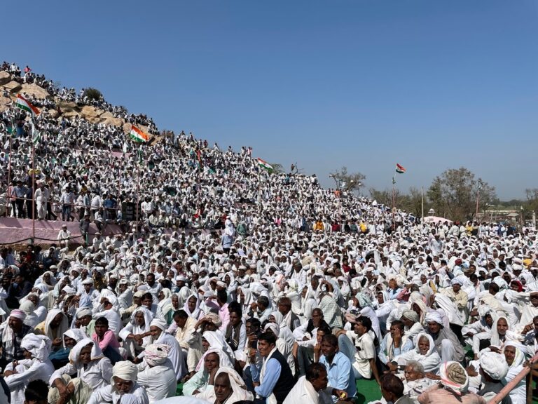 ರಾಜಸ್ತಾನದಲ್ಲಿ ಭಾರಿ ಬೆಂಬಲ ಪಡೆಯುತ್ತಿರುವ ಮಹಾಪಂಚಾಯತ್‌ಗಳು: ಟಿಕಾಯತ್ ಹಿಂದೆ ಬೃಹತ್ ಜನಸ್ತೋಮ