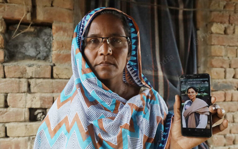 ಹೋರಾಟಗಾರ್ತಿಯರ ಮೇಲೆ ಹಲ್ಲೆ ಮತ್ತು ಬಂಧನ ಕುಸಿಯುತ್ತಿರುವ ಪ್ರಜಾತಂತ್ರಕ್ಕೆ ಸಾಕ್ಷಿ