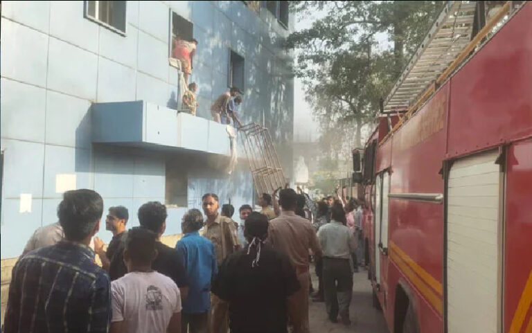 ಉತ್ತರ ಪ್ರದೇಶದ ಸರ್ಕಾರಿ ಆಸ್ಪತ್ರೆಯಲ್ಲಿ ಬೆಂಕಿ ಅವಘಡ, 150 ರೋಗಿಗಳ ಸ್ಥಳಾಂತರ