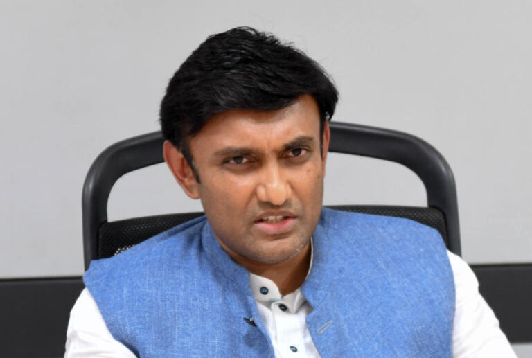 ಬೆಂಗಳೂರಿಗೆ ಬರುವ ಹೊರರಾಜ್ಯ ಪ್ರಯಾಣಿಕರಿಗೆ ಆರ್‌ಟಿ-ಪಿಸಿಆರ್ ಪರೀಕ್ಷೆ ಕಡ್ಡಾಯ: ಸಚಿವ ಸುಧಾಕರ್