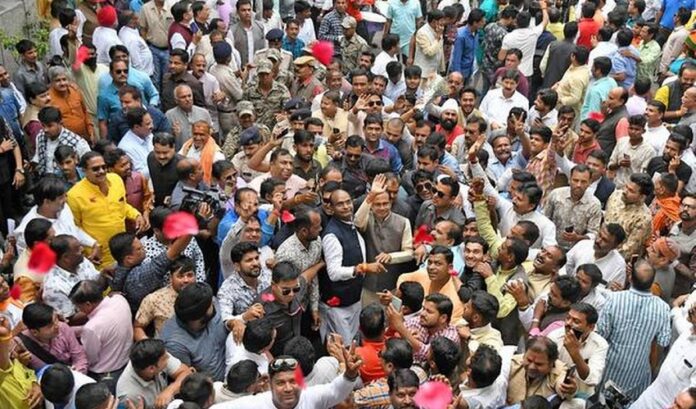 ಬಂಗಾಳ: ರ್‍ಯಾಲಿಗಳಲ್ಲಿ ಮಾಸ್ಕ್, ದೈಹಿಕ ಅಂತರ ಕಡ್ಡಾಯಗೊಳಿಸುವಂತೆ ಜಿಲ್ಲಾಡಳಿತಕ್ಕೆ ನಿರ್ದೇಶನ