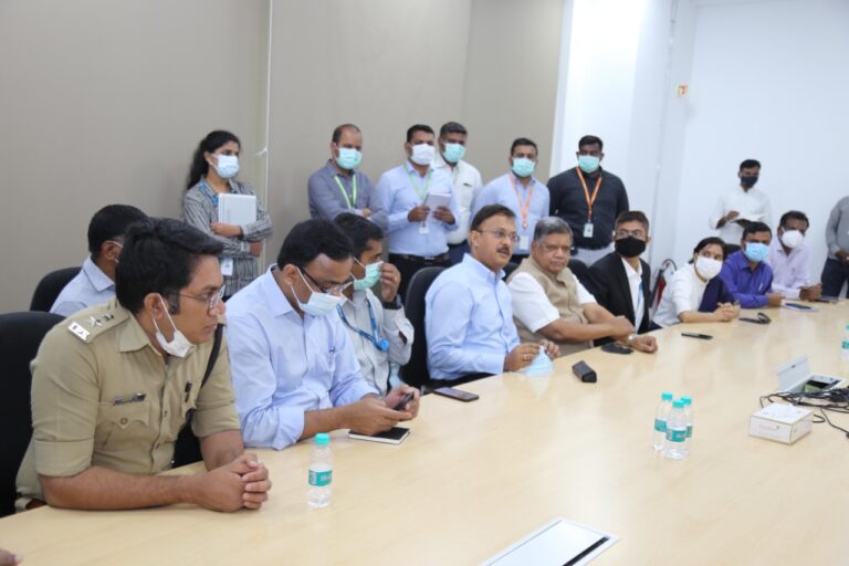 ವಿಸ್ಟ್ರಾನ್‌ ಬಿಕ್ಕಟ್ಟು: ಆಡಳಿತ ಮಂಡಳಿ, ಕಾರ್ಮಿಕರೊಂದಿಗೆ ಚರ್ಚೆ ನಡೆಸಿದ ಜಗದೀಶ್‌ ಶೆಟ್ಟರ್‌