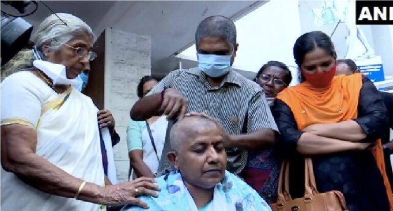 ಟಿಕಿಟ್‌ ಸಿಗದಕ್ಕೆ ತಲೆ ಬೋಳಿಸಿಕೊಂಡ ಕೇರಳ ಮಹಿಳಾ ಕಾಂಗ್ರೆಸ್‌ ಅಧ್ಯಕ್ಷೆ!