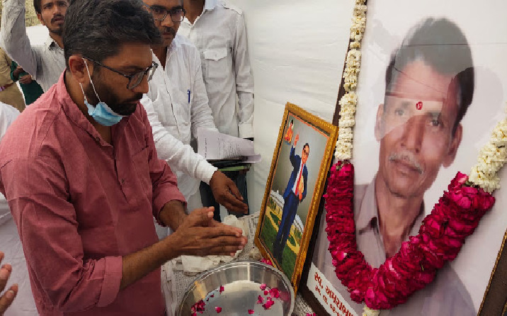 ದಲಿತ ಆರ್‌ಟಿಐ ಕಾರ್ಯಕರ್ತನ ಹತ್ಯೆ ವಿರೋಧಿಸಿ ಪ್ರತಿಭಟನೆ: ಗುಜರಾತ್‌ ಶಾಸಕ ಜಿಗ್ನೇಶ್ ಮೇವಾನಿ ಬಂಧನ