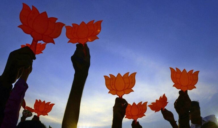 ಆಪರೇಷನ್ ಕಮಲ ಭೀತಿ: ಕಾಂಗ್ರೆಸ್ ಮೈತ್ರಿಕೂಟದ 20 ಅಭ್ಯರ್ಥಿಗಳು ಜೈಪುರ ರೆಸಾರ್ಟ್‌ಗೆ | Naanu gauri