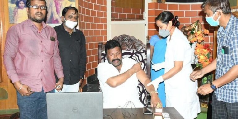 ಸಚಿವ ಬಿ.ಸಿ. ಪಾಟೀಲ್‌ಗೆ ಕೊರೊನಾ ಲಸಿಕೆ ನೀಡಿದ್ದ ವೈದ್ಯಾಧಿಕಾರಿ ಅಮಾನತು! | Naanu gauri