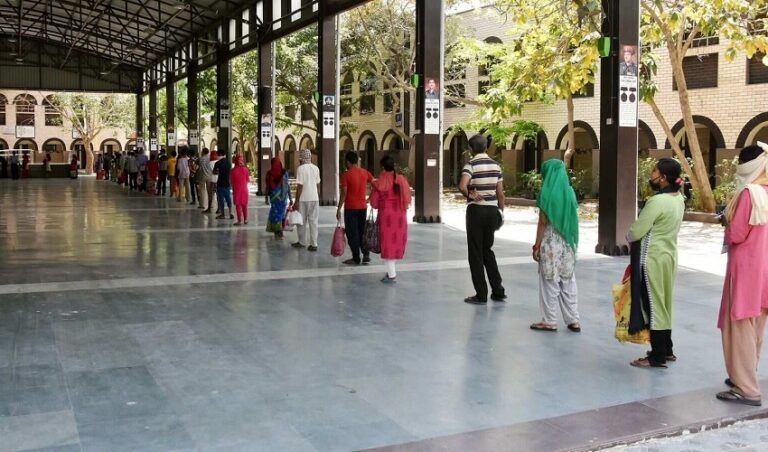 ಎಚ್ಚರ: ದೈಹಿಕ ಅಂತರ ಕಾಪಾಡದ ಸೋಂಕಿತ ವ್ಯಕ್ತಿ 406 ಜನರಿಗೆ ಕೊರೊನಾ ಹರಡಬಲ್ಲ | Naanu gauri