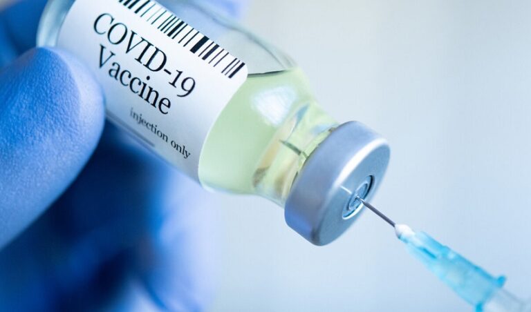 ಗುಜರಾತ್‌ನ ಐಐಟಿಯಲ್ಲಿ 900 ಕ್ಕೂ ಹೆಚ್ಚು 45 ವರ್ಷಕ್ಕಿಂತ ಕಡಿಮೆ ವಯಸ್ಸಿನ ವಿದ್ಯಾರ್ಥಿಗಳಿಗೆ ಲಸಿಕೆ | ನಾನುಗೌರಿ