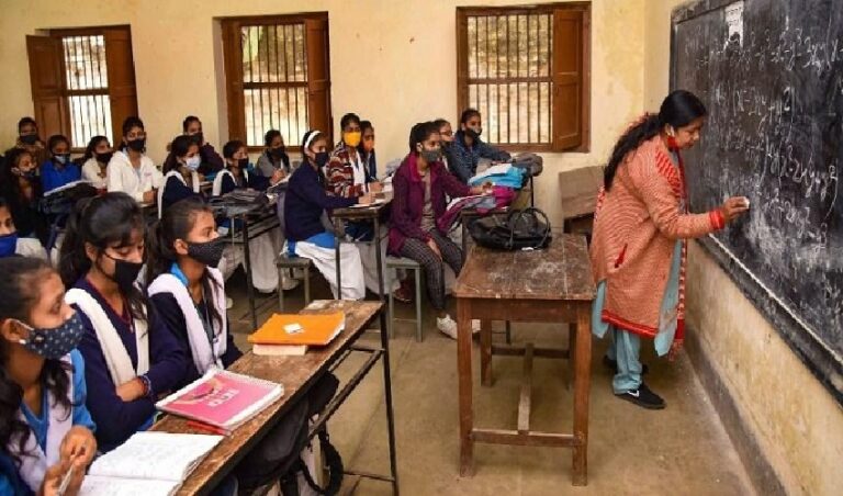 ಯುಪಿ: 15,000 ಸರ್ಕಾರಿ ಶಾಲೆಗಳನ್ನು ಇಂಗ್ಲಿಷ್‌ ಮಾಧ್ಯಮ ಶಾಲೆಗಳನ್ನಾಗಿ ಬದಲಾಯಿಸಿದ ಸರ್ಕಾರ