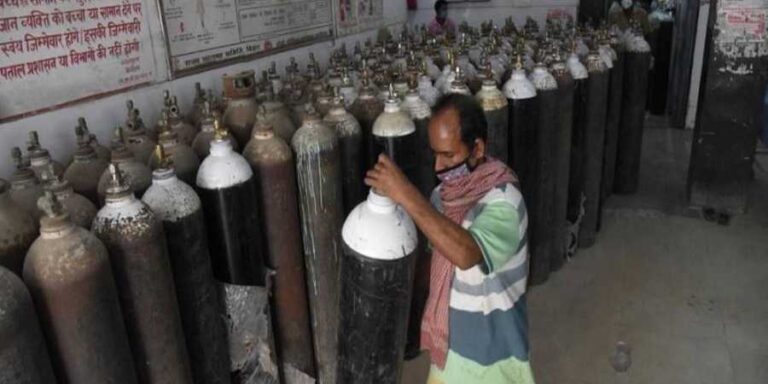 ಕೋಲಾರ: ಆಮ್ಲಜನಕ ಸಿಗದೆ ಜಿಲ್ಲಾಸ್ಪತ್ರೆಯಲ್ಲಿ ರೋಗಿಗಳ ಸಾವು, ವೈದ್ಯರ ಅಮಾನತು