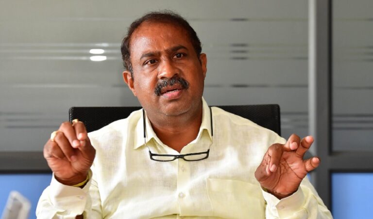 ಬೆಡ್‌ಬ್ಲಾಕ್‌ ದಂಧೆಯಲ್ಲಿ ಬಿಜೆಪಿ ಶಾಸಕ ಭಾಗಿ; ಸಂಬಂಧವಿಲ್ಲದ 17 ಸಿಬ್ಬಂದಿಗಳು `ಮುಸ್ಲಿಂ' ಎಂಬ ಕಾರಣಕ್ಕೆ ವಜಾ!