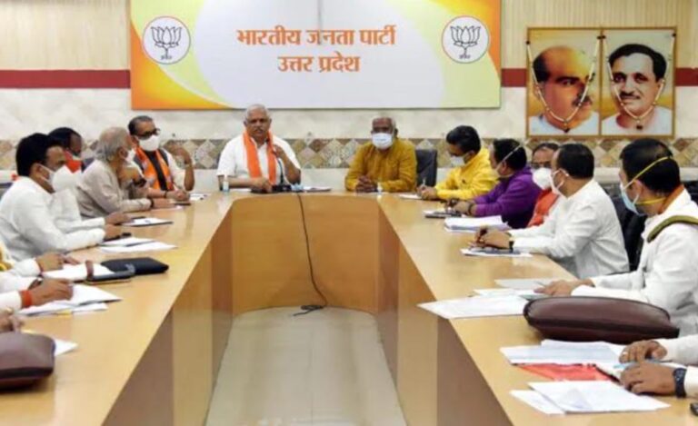 ಯೋಗಿ ಸರ್ಕಾರದ ವಿರುದ್ಧ ಜನಾಕ್ರೋಶ: ಕೋವಿಡ್ ಬಿಕ್ಕಟ್ಟಿನಲ್ಲಿ ಮುಂದಿನ ಚುನಾವಣೆಯ ಚರ್ಚೆ!