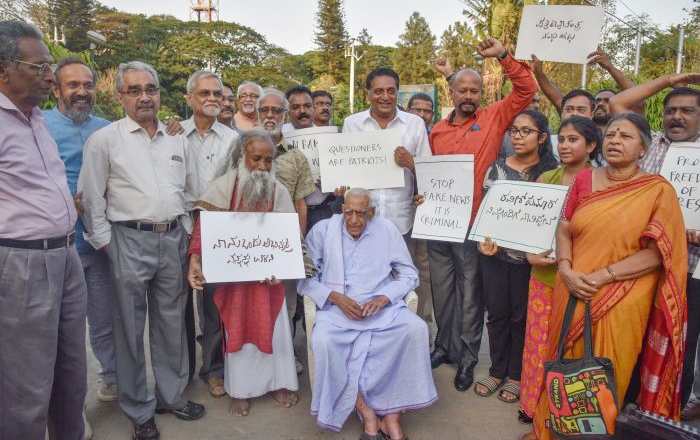 ಎಚ್ ಎಸ್ ದೊರೆಸ್ವಾಮಿ ನೆನಪು; ಎದ್ದುಹೋದ ಸ್ವಾತಂತ್ರ್ಯದ ಬುದ್ಧ, ಹಾಗೇ ಉಳಿದ  ಗಾಂಧಿ- ಅಂಬೇಡ್ಕರ್ ಚರ್ಚೆ