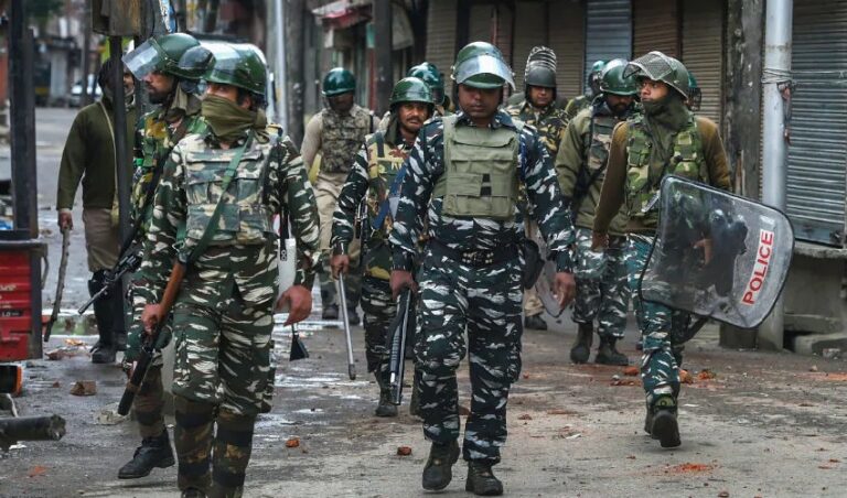 ಜಮ್ಮು ಕಾಶ್ಮೀರದಲ್ಲಿ ಮತ್ತೆ ಪಡೆಗಳ ಸಂಚಾರ; ಆತಂಕದಲ್ಲಿ ಕಣಿವೆಯ ನಿವಾಸಿಗಳು | Naanu gauri