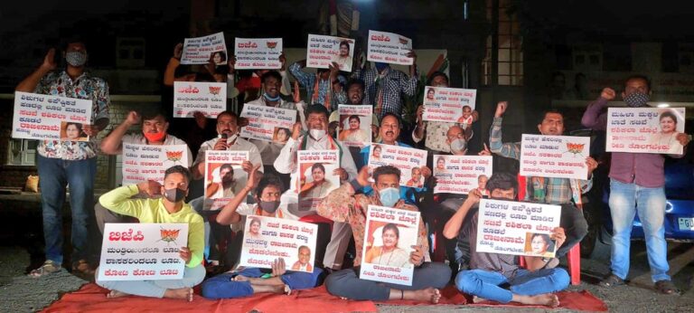 ಮೊಟ್ಟೆ ಖರೀದಿ ಟೆಂಡರ್ ಹಗರಣ: ಸಚಿವೆ ಶಶಿಕಲಾ ಜೊಲ್ಲೆ ನಿವಾಸಕ್ಕೆ ಮೊಟ್ಟೆ ಎಸೆದು ಪ್ರತಿಭಟನೆ