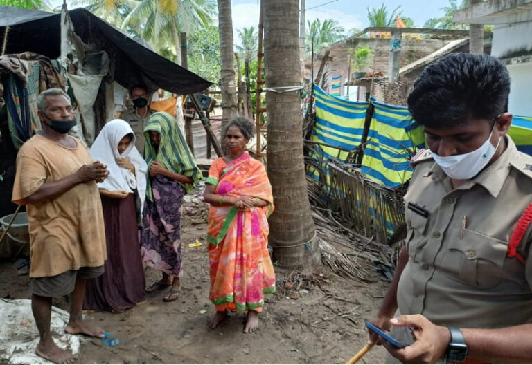 ಕೊರೊನಾ ಭಯ:15 ತಿಂಗಳಿಂದ ಗುಡಿಸಿಲಿನಲ್ಲೇ ಸ್ವಯಂ ಕ್ವಾರಂಟೈನ್ ಆದ ಕುಟುಂಬ!