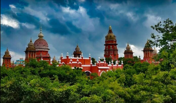 ಬದುಕುವ ಹಕ್ಕಿಗೆ ಅಡ್ಡಿಯಾದಾಗ ಧಾರ್ಮಿಕ ಹಕ್ಕನ್ನು ಹಿಂದಕ್ಕೆ ತಳ್ಳಬಹುದು: ಮದ್ರಾಸ್ ಹೈಕೋರ್ಟ್‌ | NaanuGauri