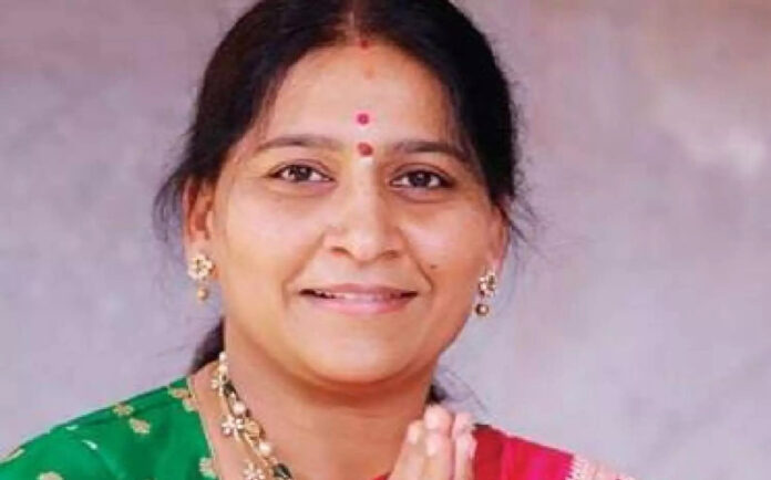 ಮತದಾರರಿಗೆ ಲಂಚ : ಟಿಆರ್‌ಎಸ್ ಸಂಸದೆಗೆ 6 ತಿಂಗಳ ಜೈಲು ಶಿಕ್ಷೆ