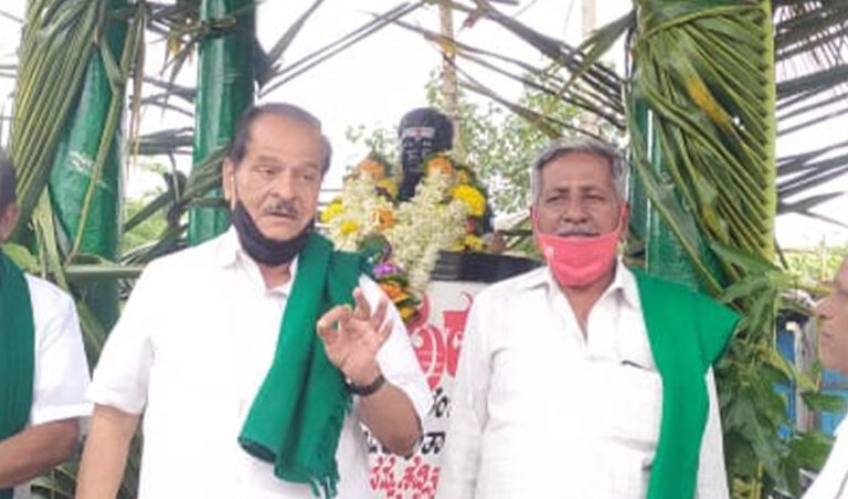 ನರಗುಂದ ಹೋರಾಟ ಮುಗಿಸಿ ತೆರಳುತ್ತಿದ್ದಾಗ ಅಪಘಾತ: ಹಿರಿಯ ರೈತ ಮುಖಂಡರಾದ ಜಿ.ಟಿ ರಾಮಸ್ವಾಮಿ, ರಾಮಣ್ಣ ನಿಧನ