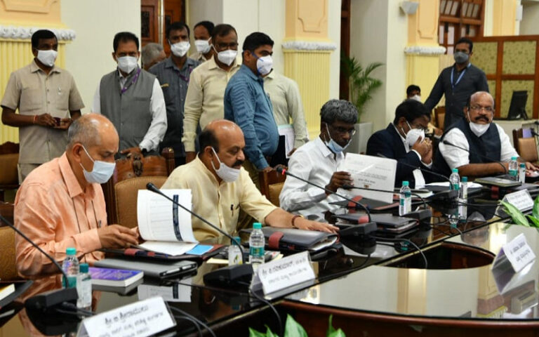 ಪ.ಜಾತಿ ಮತ್ತು ಪಂಗಡದವರ ಮೇಲಿನ ದೌರ್ಜನ್ಯ: ಬಾಕಿ ಪ್ರಕರಣಗಳ ಶೀಘ್ರ ಇತ್ಯರ್ಥಕ್ಕೆ ಸಿಎಂ ಸೂಚನೆ