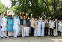 ಕಿಸಾನ್ ಸಂಸತ್: ರೈತರಿಗೆ ಬೆಂಬಲ ನೀಡಿ ವಿಪಕ್ಷ ನಾಯಕರ ಜಂಟಿ ಪ್ರತಿಭಟನೆ