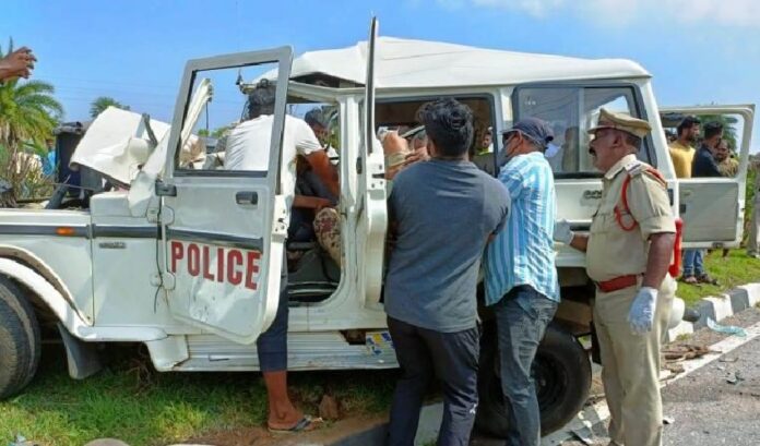 ಆಂಧ್ರಪ್ರದೇಶ: ಯೋಧನ ಮೃತದೇಹ ಹಸ್ತಾಂತರಿಸಿ ತೆರಳುತ್ತಿದ್ದಾಗ ಅಪಘಾತ; 4 ಪೊಲೀಸರು ಮೃತ