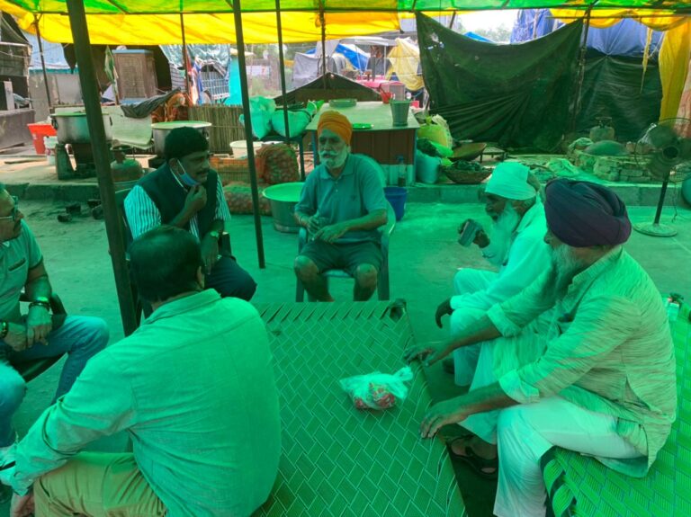 ದೆಹಲಿ: ರೈತ ಪ್ರತಿಭಟನಾಕಾರರನ್ನು ಭೇಟಿಯಾದ ಸಂಸದ ಡಿ.ಕೆ. ಸುರೇಶ್