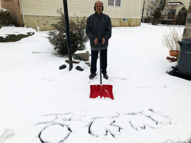 ಆ ತೆಳ್ಳಗಿನ-ಬೆಳ್ಳಗಿನ ಹಿಮದ ಹಾಸಿನ ಮೇಲೆ ನನ್ನೂರ ಹೆಸರ ಬರೆದೆ!