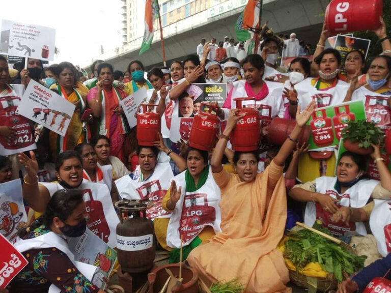 ಸರ್ಕಾರಿ ದರೋಡೆಗೆ ತೆರಿಗೆ ಎಂದು ಹೆಸರು: ಬೆಲೆ ಏರಿಕೆಗೆ ಕಾಂಗ್ರೆಸ್‌ ಕಿಡಿ