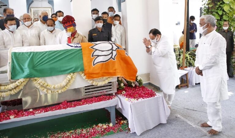 ರಾಷ್ಟ್ರಧ್ವಜಕ್ಕೆ ಅವಮಾನ: BJP ರಾಷ್ಟ್ರಾಧ್ಯಕ್ಷ ಜೆಪಿ ನಡ್ಡಾ ವಿರುದ್ದ ಪ್ರಕರಣ ದಾಖಲು | Naanu gauri