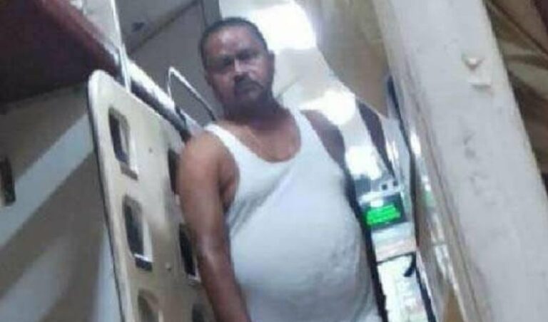 ಒಳಉಡುಪಿನಲ್ಲಿ ಓಡಾಡಿದ್ದನ್ನು ಆಕ್ಷೇಪಿಸಿದ ಸಹ ಪ್ರಯಾಣಿಕನ ಚಿನ್ನದ ಸರ ಕಸಿದ ಶಾಸಕ | NaanuGauri