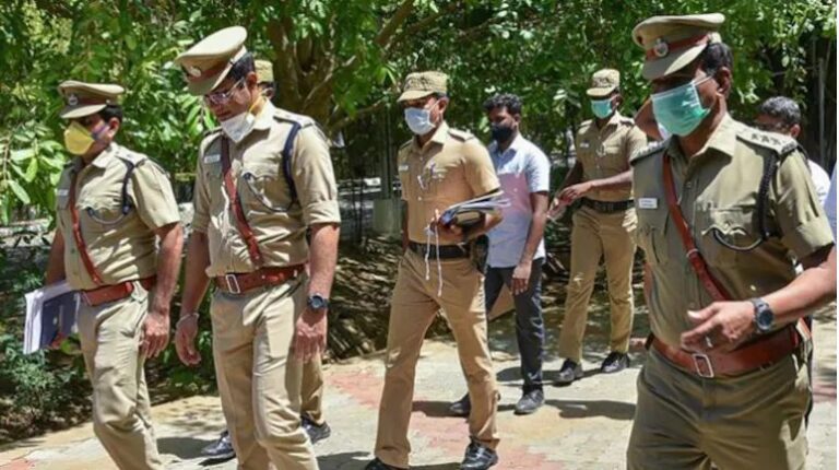 ಯುವ ಜೋಡಿಯ ಬೆತ್ತಲು ಮೆರವಣಿಗೆ ನಡೆಸಿದ ಅಮಾನುಷ ಘಟನೆ: ಗ್ರಾಮಸ್ಥರ ಮೇಲೆ ಪ್ರಕರಣ ದಾಖಲು