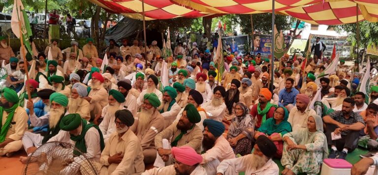 ಯುಪಿ ರೈತರ ಕೊಲೆ ಖಂಡಿಸಿ ದೇಶಾದ್ಯಂತ ಭುಗಿಲೆದ್ದ ಪ್ರತಿಭಟನೆಗಳು: ಚಿತ್ರಗಳಲ್ಲಿ ನೋಡಿ